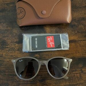 Ray-Ban Sunglasses RB4305